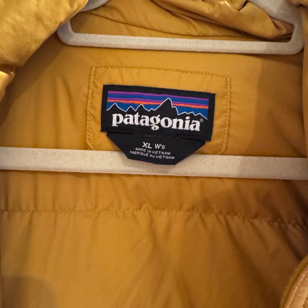 Patagonia Women's Silent Down Jacket - Picture 3 of 3